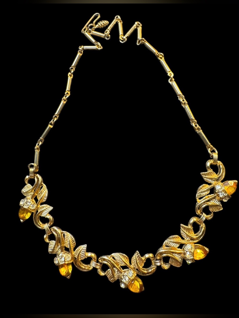 Vintage Gold Tone Textured Leaf And Acorn Motifs Necklace Amber And Clear